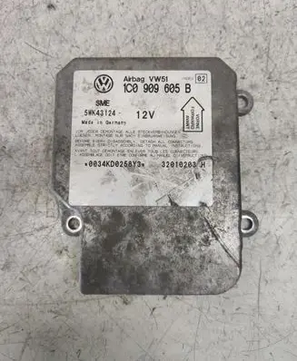 Volkswagen Polo V 6R Airbag control unit/module 1C0909605B