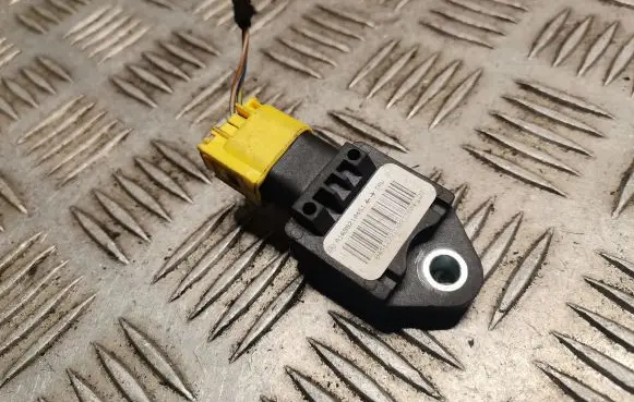 Mercedes-Benz A W169 Airbag deployment crash/impact sensor 1698210451
