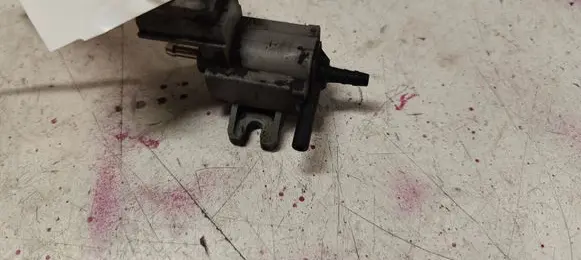 Jaguar S-Type Turbo solenoid valve 70121100
