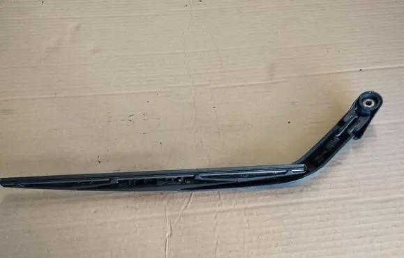 Nissan Note (E11) Rear wiper blade arm