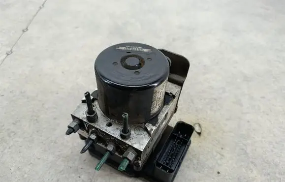 Renault Laguna III ABS Pump 476602071R
