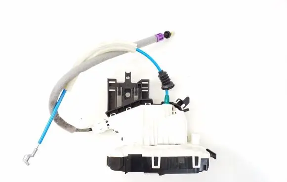 Mercedes-Benz GLA W156 Rear door lock A2047303535