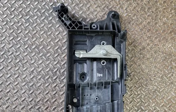 Audi Q3 F3 Battery tray 5QF915321C 5QF915325B