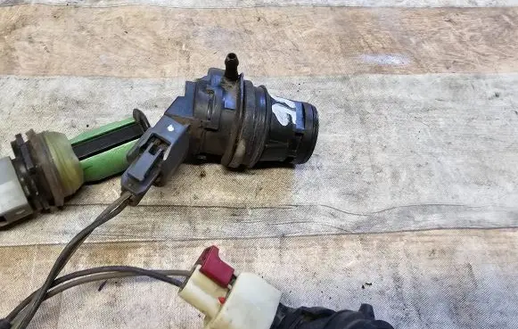 Chrysler Pacifica Windscreen/windshield washer pump 0602104271