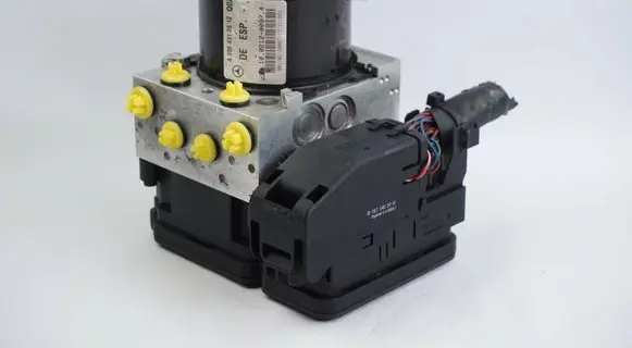 Mercedes-Benz C W204 ABS Pump A0064312512 A2045454632