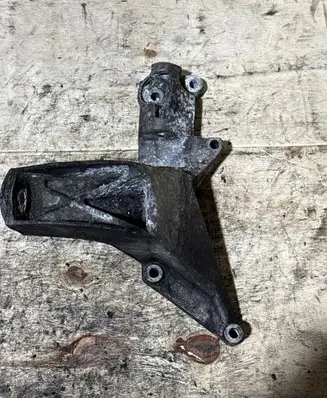 BMW 3 E46 Engine mounting bracket 6753225 22116753225