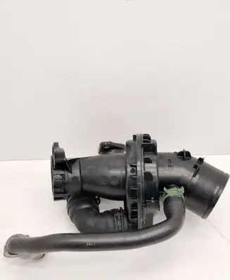 Renault Trafic III (X82) Air intake duct part 165761844R 1047863S01 147134852R