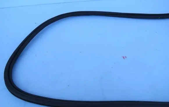 Volvo S90, V90 Front door rubber seal 5907911425319
