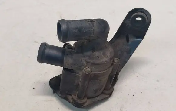 BMW 5 F10 F11 Electric auxiliary coolant/water pump 17669711 9230235 704077110