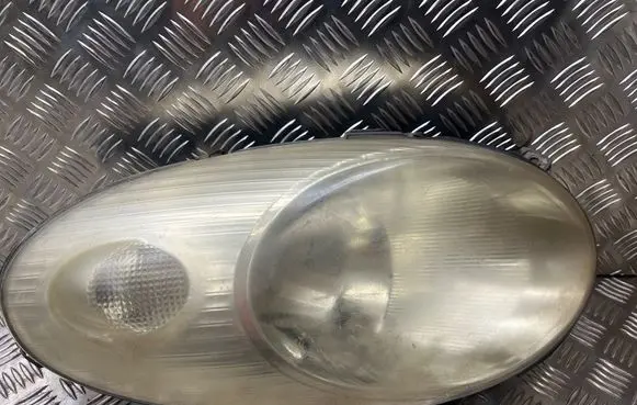 Nissan Micra Headlight/headlamp 26010BC500