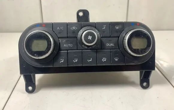 Nissan Qashqai Climate control unit 27500BR45D
