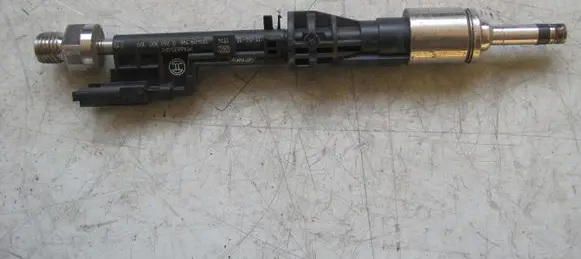 BMW 4 F32 F33 Fuel injector PA6635GF