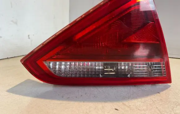 Audi A5 8T 8F Tailgate rear/tail lights 8T0945093 AU484 30615
