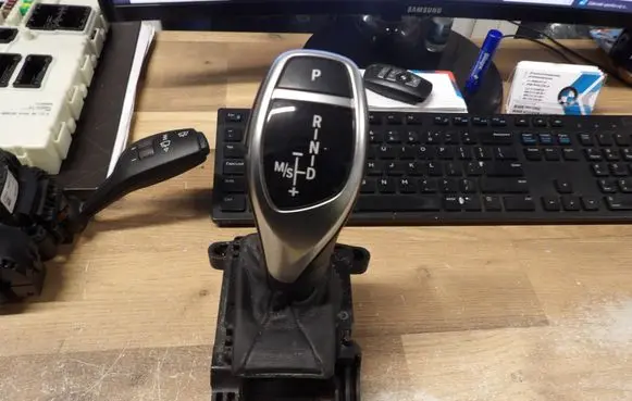 BMW X3 F25 Gear shifter/selector 9260974 1009182800