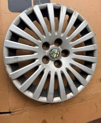 Alfa Romeo 159 R16 wheel hub/cap/trim 60684103