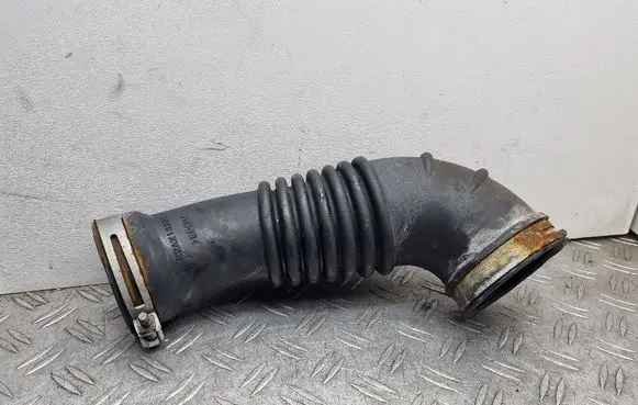 Mazda CX-7 Air intake hose/pipe R2AX13221 K3804