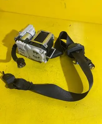 Mercedes-Benz C W203 Seat belt trim RZ1R5P4K5