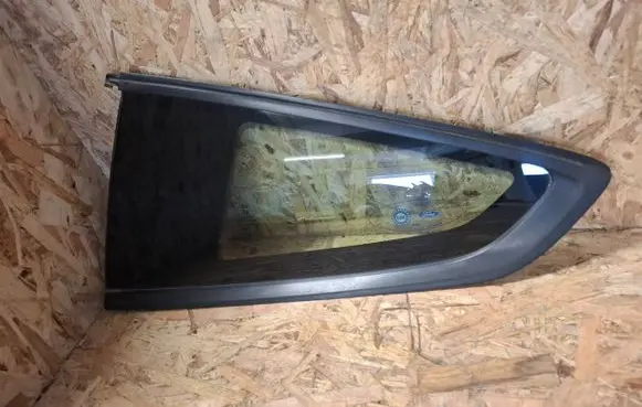 Ford Mustang VI Rear side window JR3B6329701AA 90426M504AS2 E000251