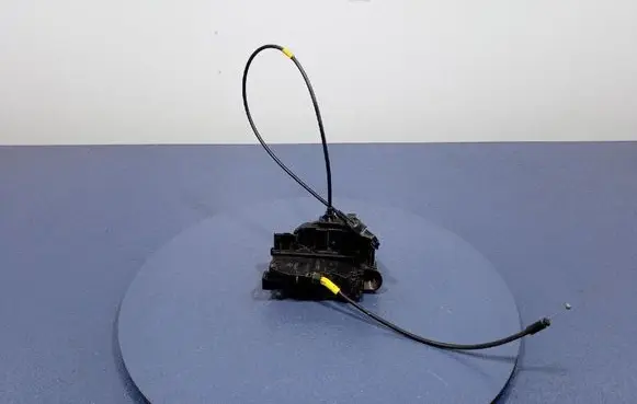 Renault Kangoo II Front door lock 8200497579