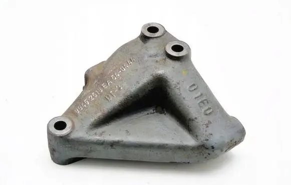 Iveco Daily 3rd gen Engine mount bracket 9945