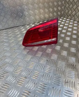 Volkswagen PASSAT B7 Tailgate rear/tail lights