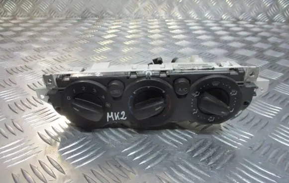 Ford Focus Interior fan control switch 7M5T-19980-BA