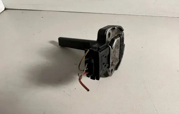 BMW 3 E90 E91 Oil level sensor 7508003 6PR00786802