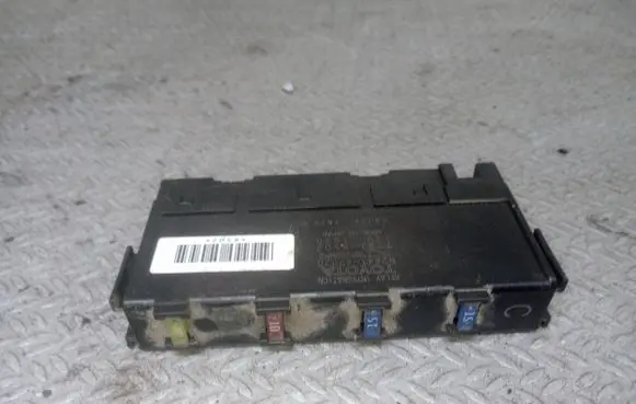 Toyota Prius (XW20) Fuse module 72818502 8264147020