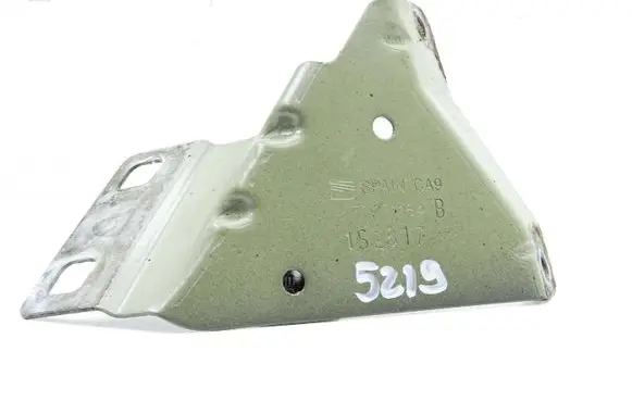 Seat Leon (5F) Fender mounting bracket 5F0821184B 1S2817