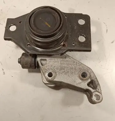 Nissan Qashqai Engine mount bracket F6036100F DD130212