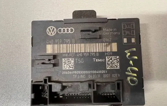 Volkswagen Touareg II Door control unit/module 4H0959795B 000102E9