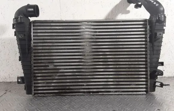 Opel Zafira B Intercooler radiator 13223395