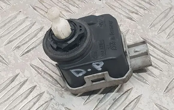 Opel Astra G Headlight level adjustment motor 007878