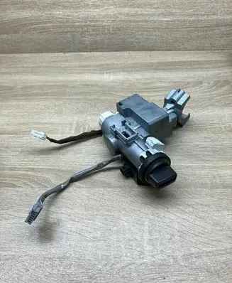 Nissan Juke I F15 Ignition lock 28590C9968