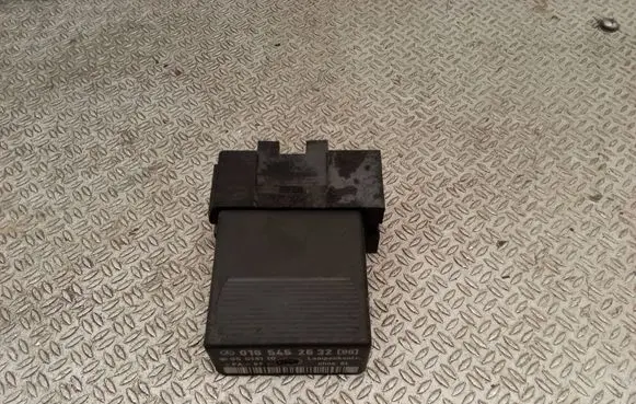 Mercedes-Benz Vito Viano W638 Light module LCM 0165452632