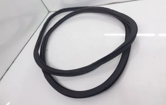 Audi A8 S8 D4 4H Rubber seal rear door 4H0833721