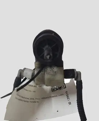 Volkswagen Touran I Windscreen/windshield washer pump 1J0973722 PA6GBGF30