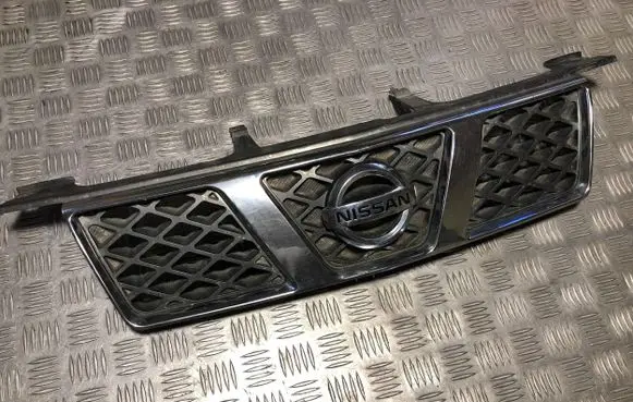 Nissan X-Trail T30 Front bumper upper radiator grill PD28760A6890 DS072640
