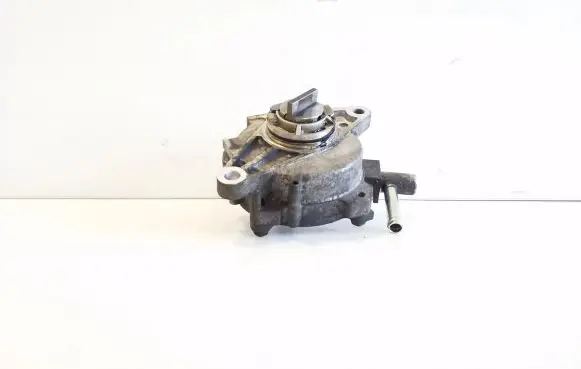 Mitsubishi Outlander Vacuum pump