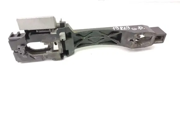 Rear door exterior handle/bracket