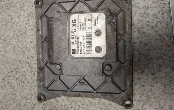 Opel Zafira B Engine control unit/module 5WK9465 3112001005 55598211