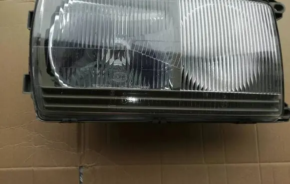 Mercedes-Benz W123 Headlight/headlamp 127104