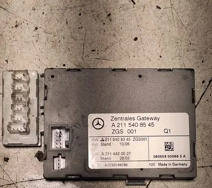 Mercedes-Benz E W211 Gateway control module A2115408545 A2114420027 A2115408345