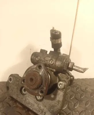 BMW 3 E90 E91 Power steering pump 7810898 69390210