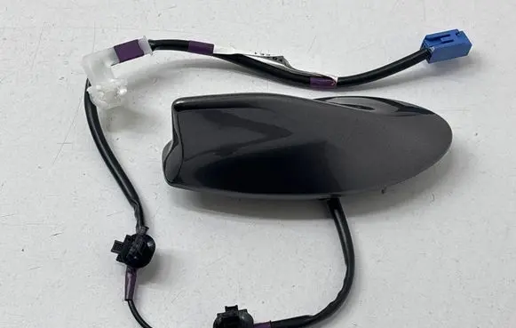 Toyota Highlander XU50 Aerial GPS antenna 861010E551