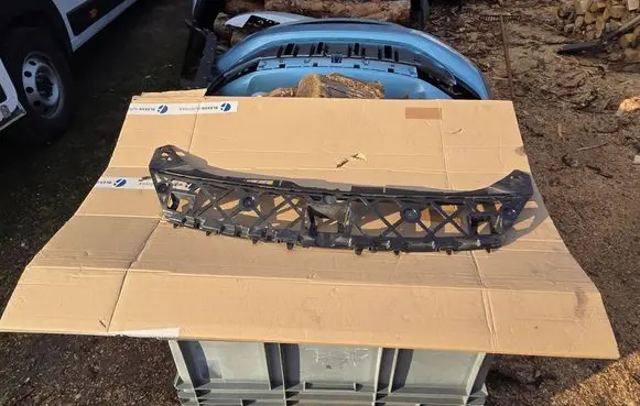 Mercedes-Benz CLA C118 X118 Front bumper mounting bracket A1188851403