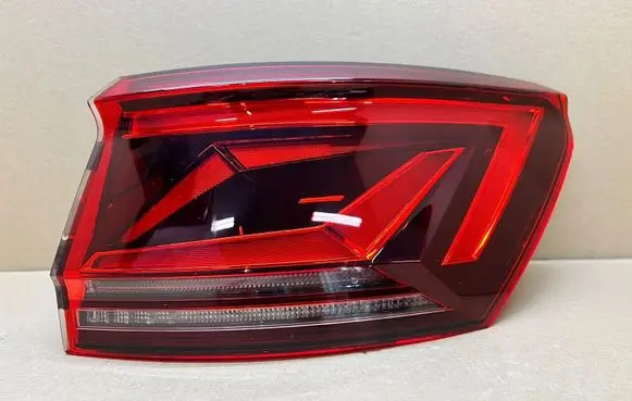 Volkswagen Touareg III Rear/tail lights 760945207C