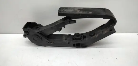 Mercedes-Benz E W211 Accelerator throttle pedal A2113000504