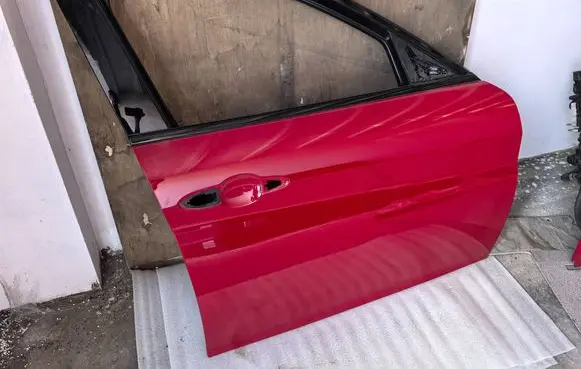 Alfa Romeo Giulia Front door