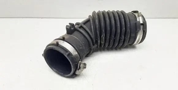 Renault Captur Turbo air intake inlet pipe/hose 165758885R